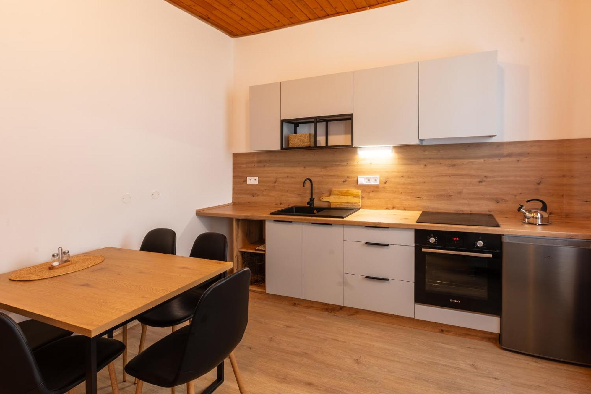 Hotel Atlas Ceske Budejovice Buitenkant foto