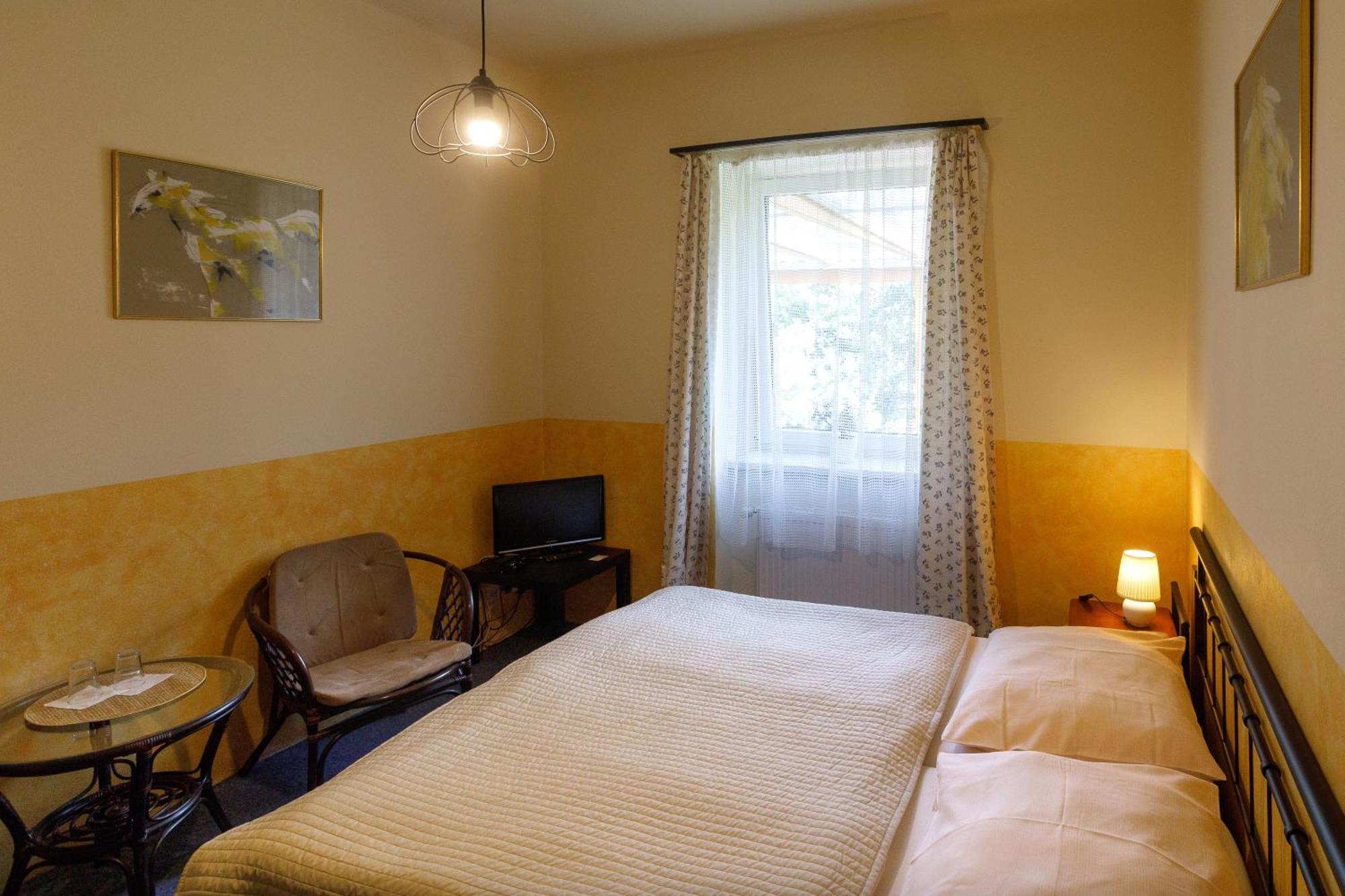 Hotel Atlas Ceske Budejovice Kamer foto